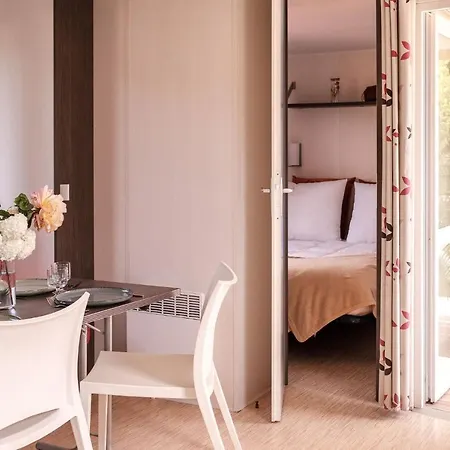 Kamp alanı Slow Village Oleron 4*