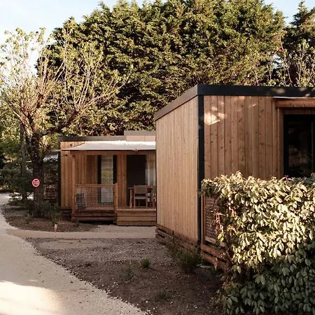 Slow Village Oleron 4*